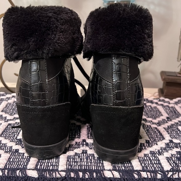 Aldo Fur Lined Embossed leather suede boots - Picture 4 of 13